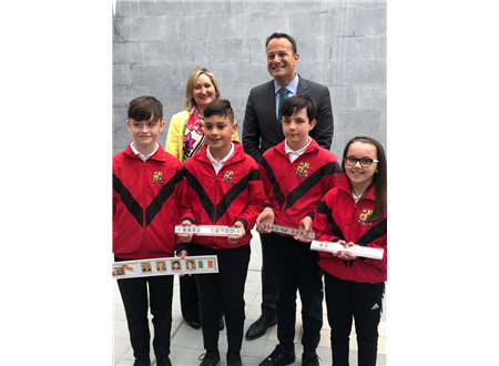 The Irish Prime Minister receives a JEP  Irish Presidents photo insert ruler